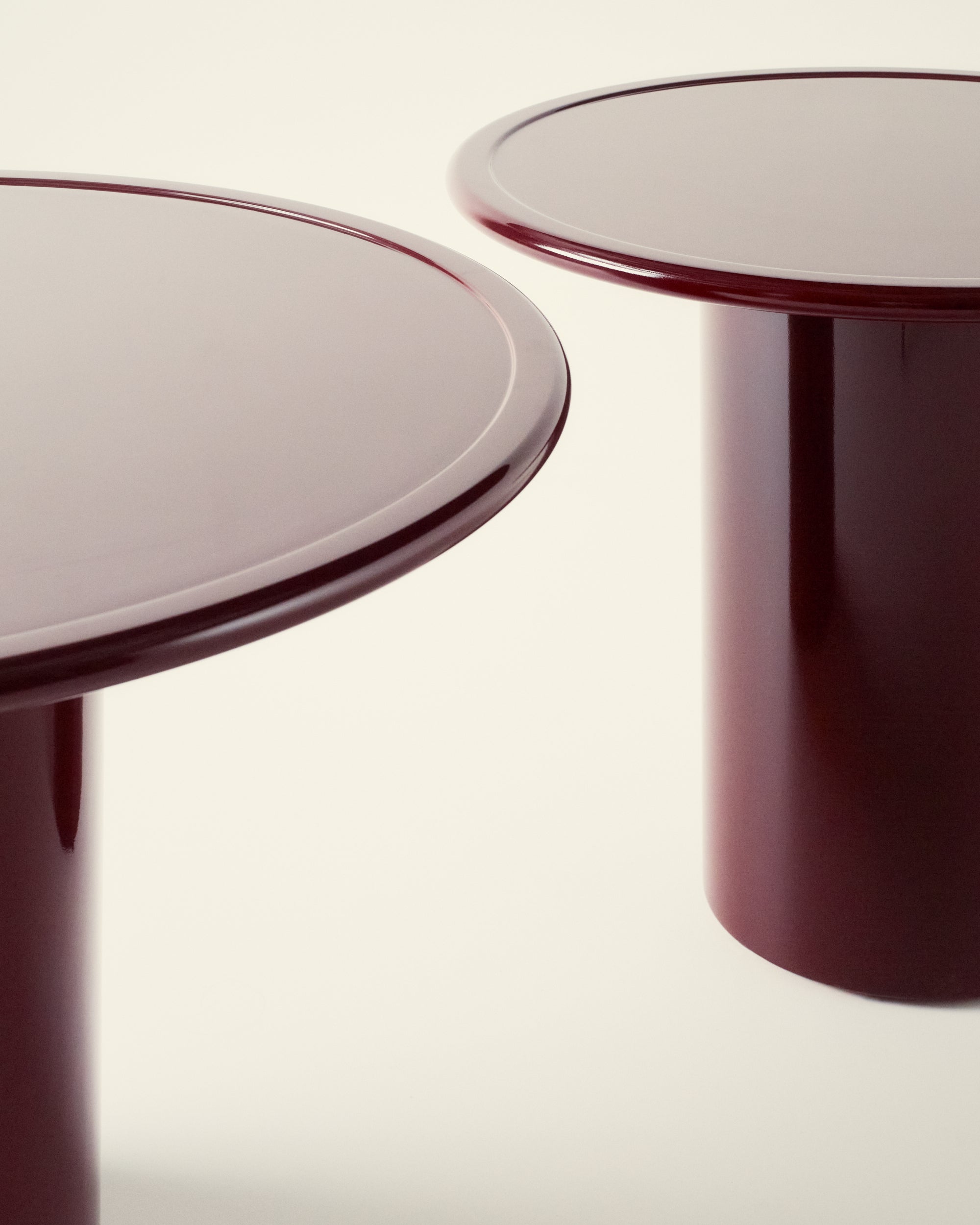 Thames Table in Burgundy