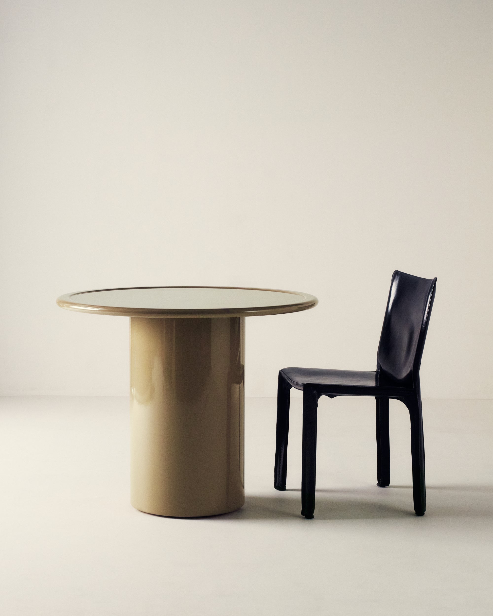 Thames Table in Mushroom