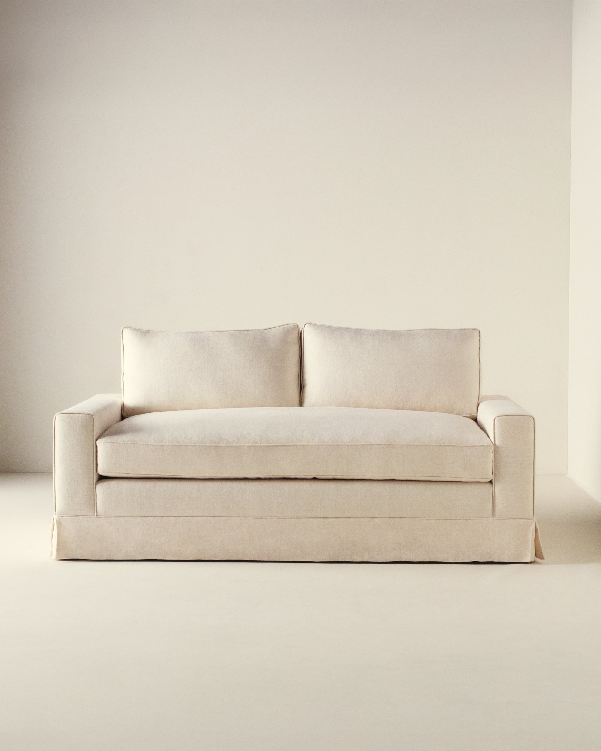 Strand Sofa