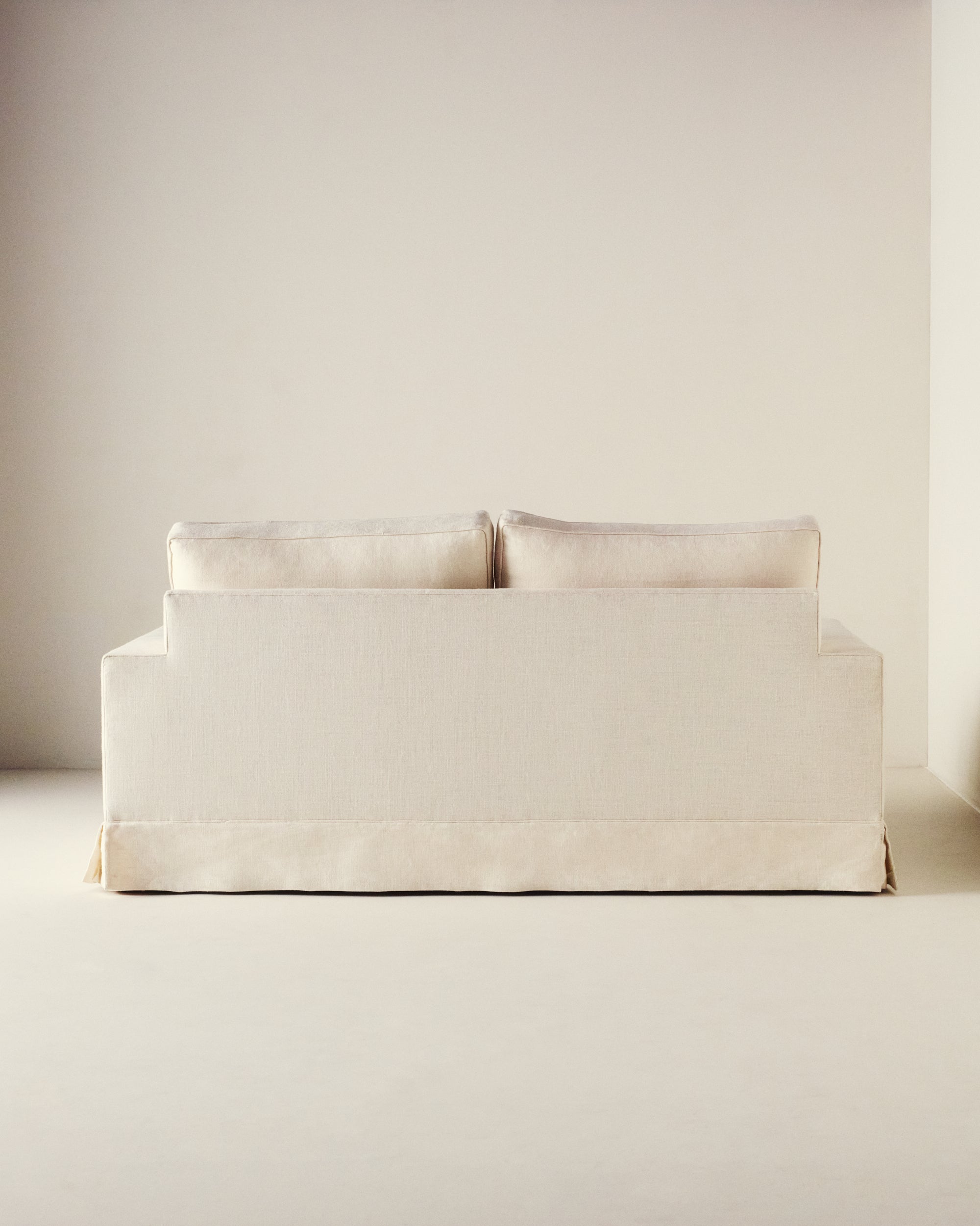 Strand Sofa